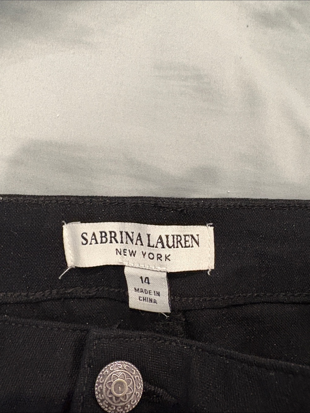 🎈5 for $15 Saint James Black Flat-Front Women's Shorts size 14 - Picture 2 of 5